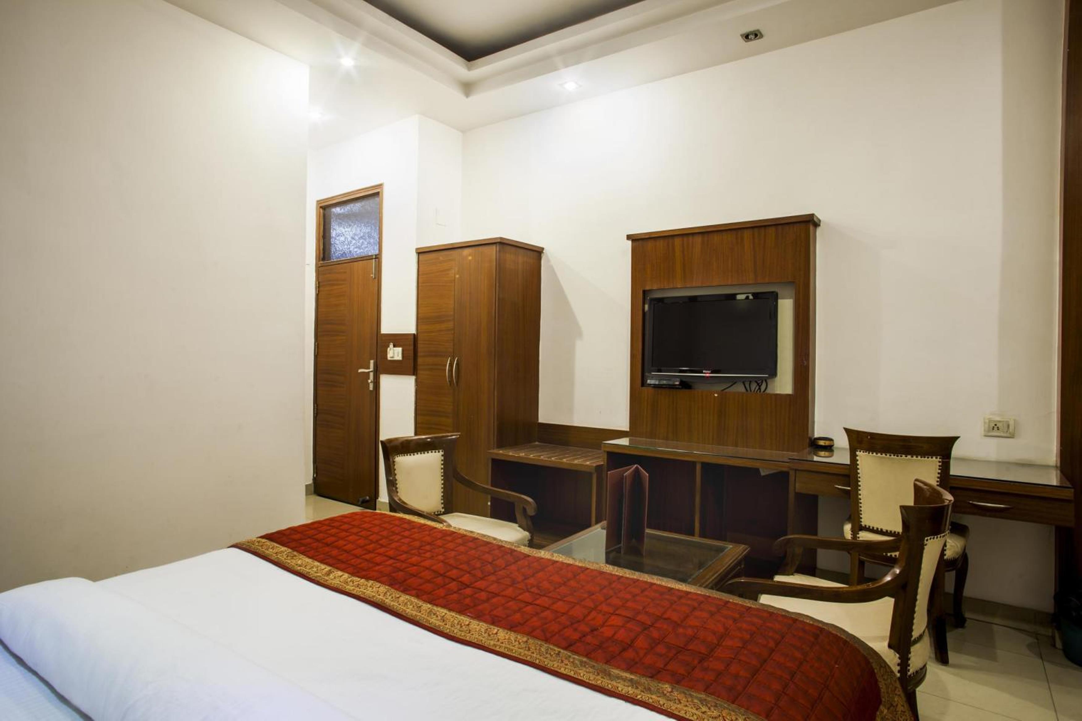 Oyo 3472 Hotel Rama Inn Ню Делхи Екстериор снимка