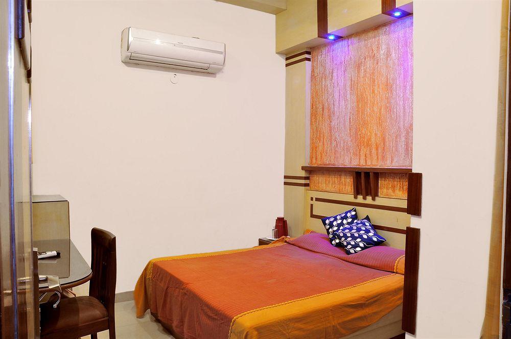 Oyo 3472 Hotel Rama Inn Ню Делхи Екстериор снимка