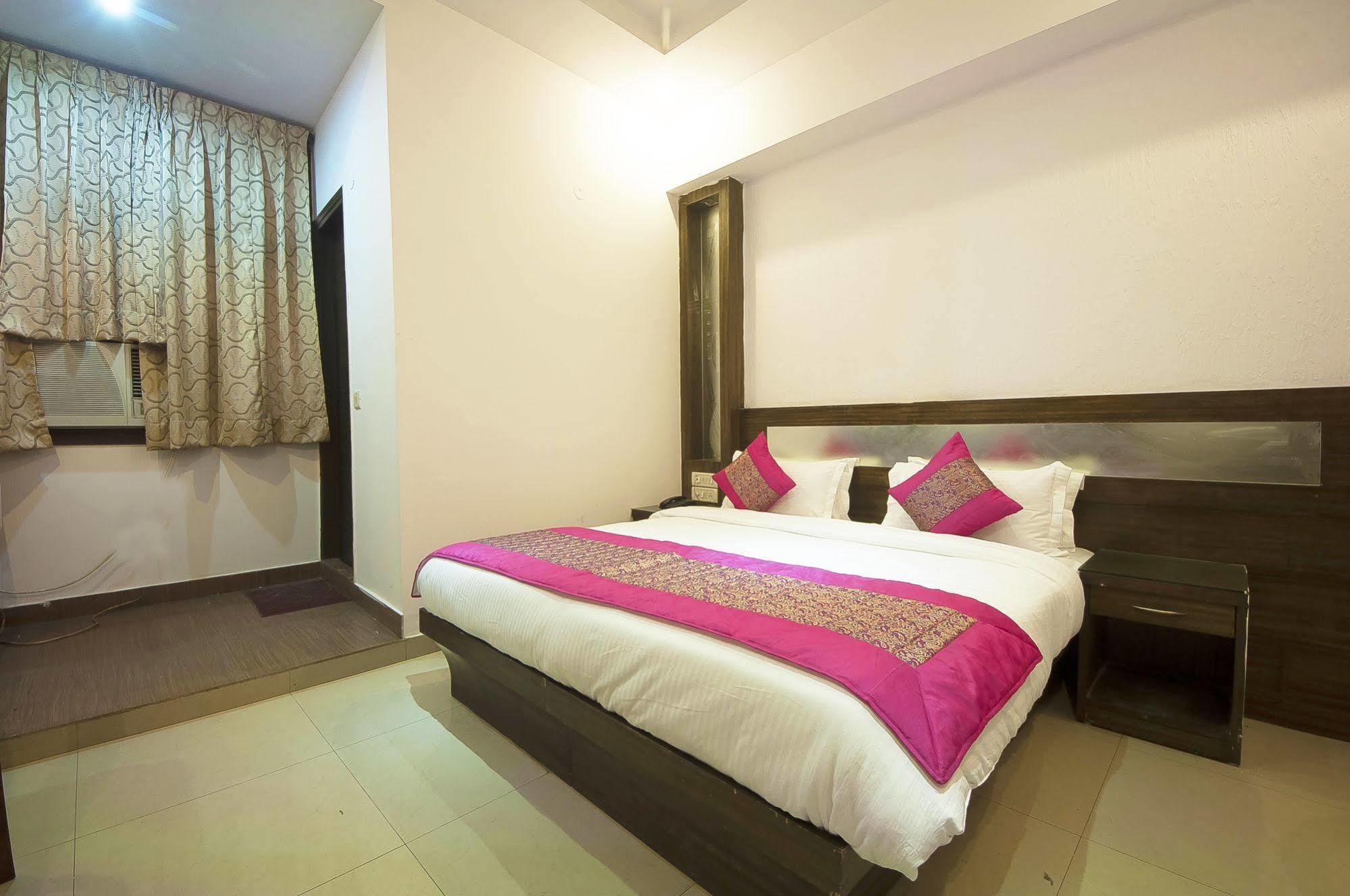 Oyo 3472 Hotel Rama Inn Ню Делхи Екстериор снимка