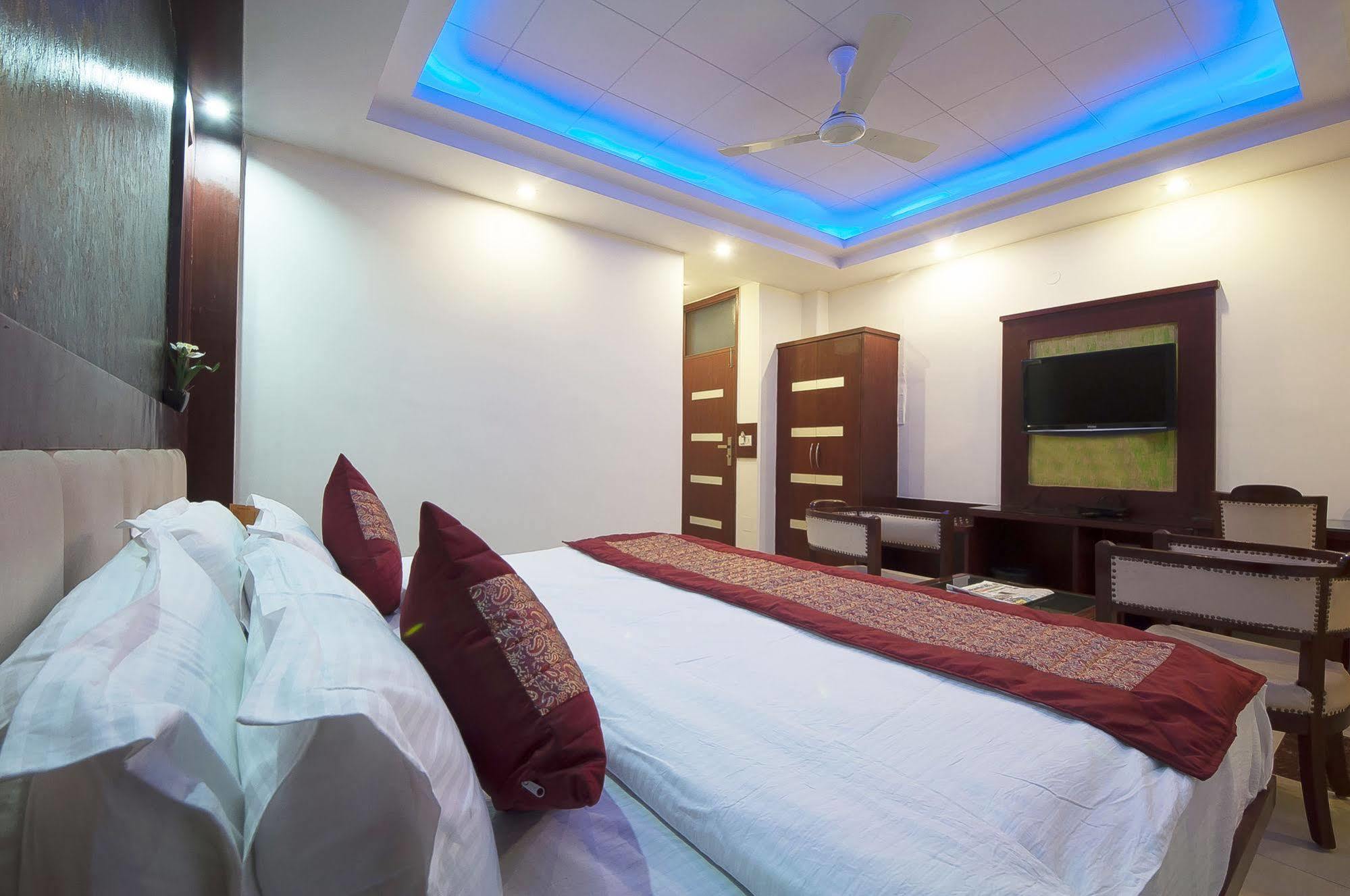 Oyo 3472 Hotel Rama Inn Ню Делхи Екстериор снимка
