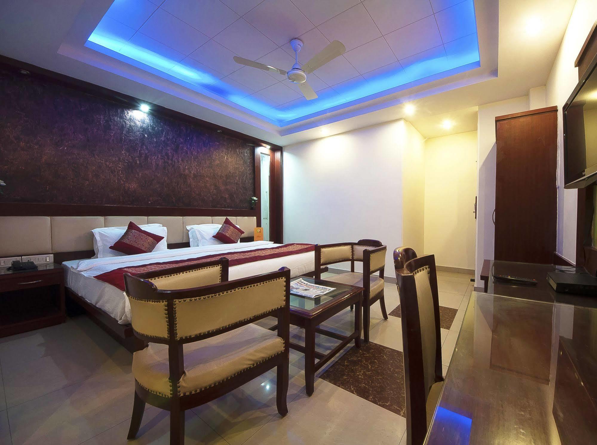 Oyo 3472 Hotel Rama Inn Ню Делхи Екстериор снимка