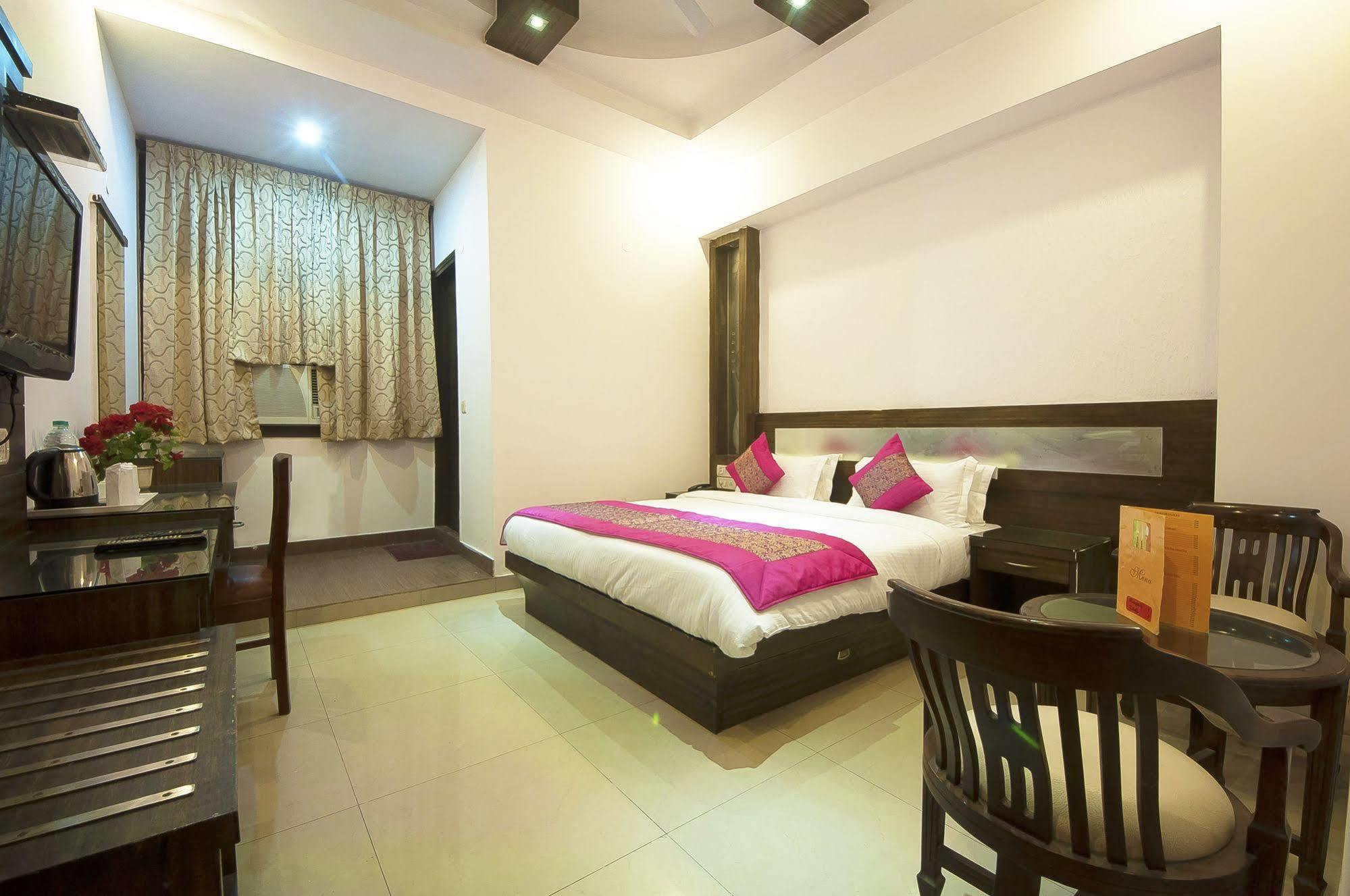 Oyo 3472 Hotel Rama Inn Ню Делхи Екстериор снимка
