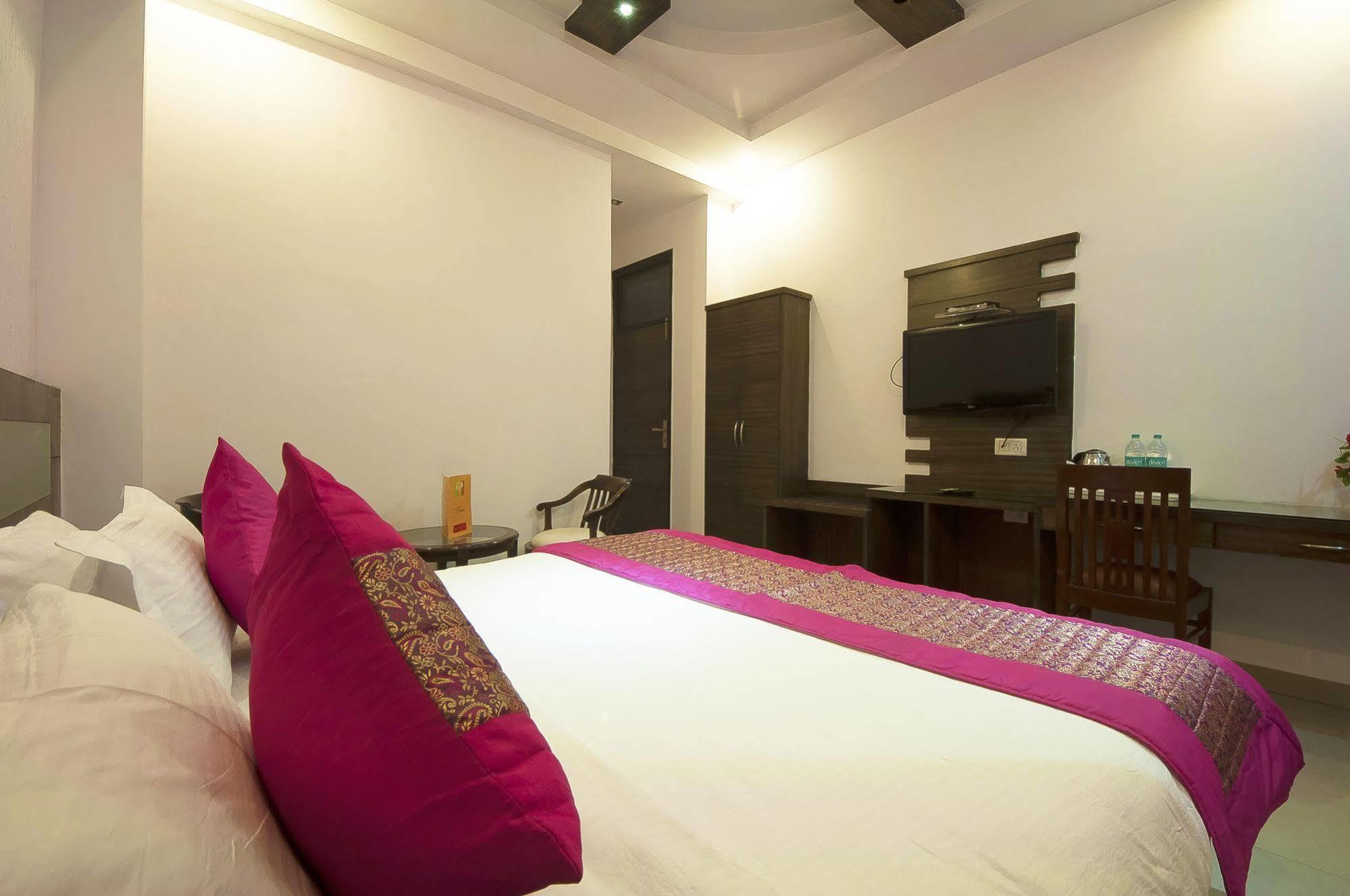 Oyo 3472 Hotel Rama Inn Ню Делхи Екстериор снимка